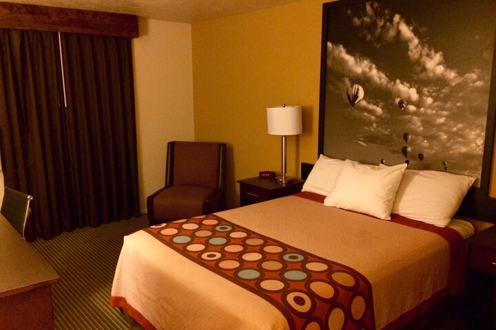 Room 23 of 32