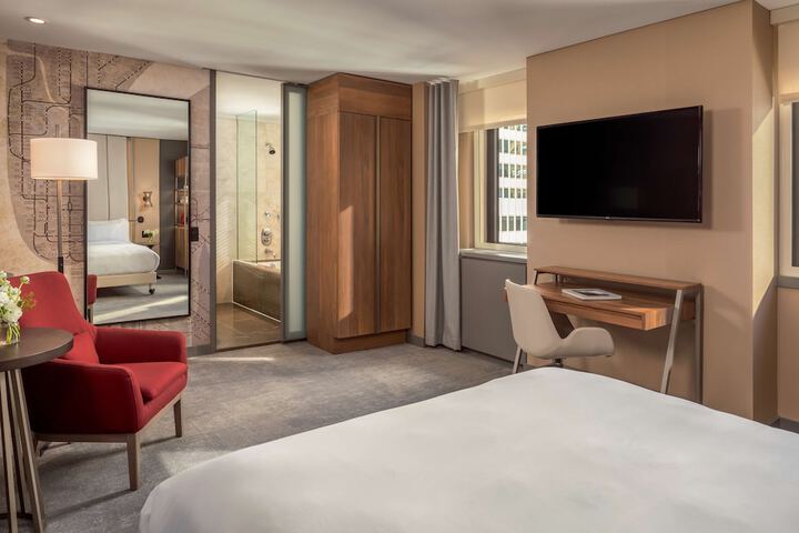 Room 71 of 100