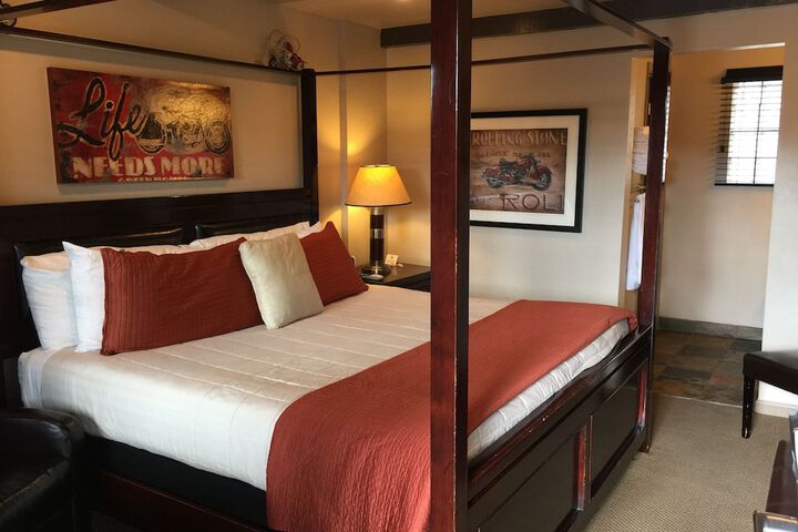 Room 15 of 42