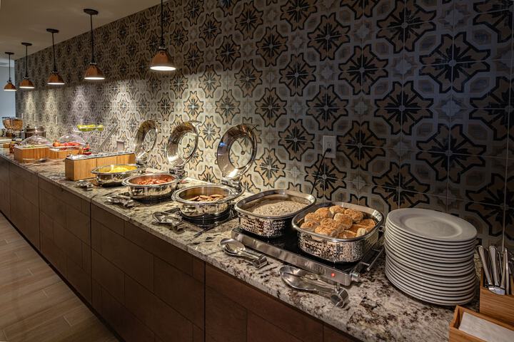 Dining 59 of 75