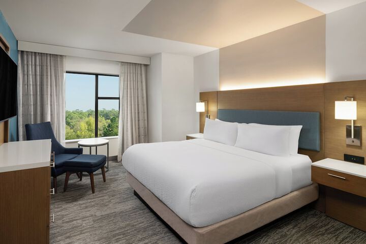 EVEN Hotel Shenandoah - The Woodlands by IHG
