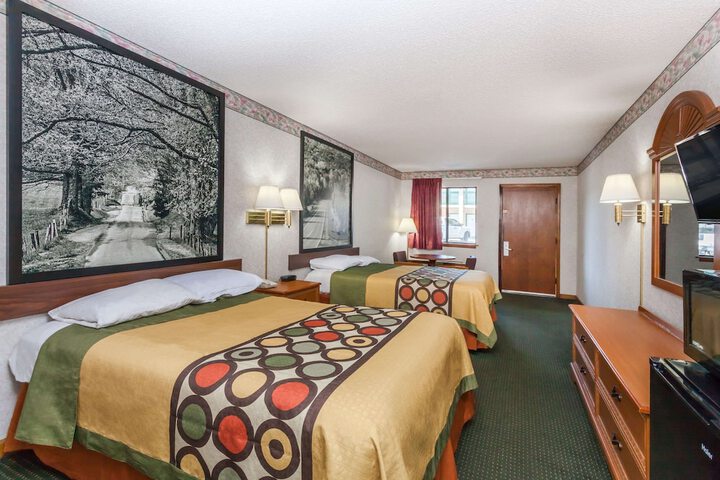 Room 12 of 18