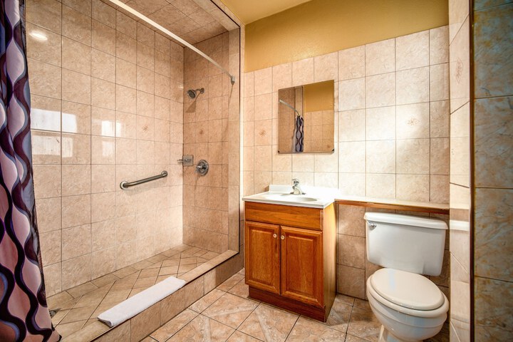 Room 5 of 22