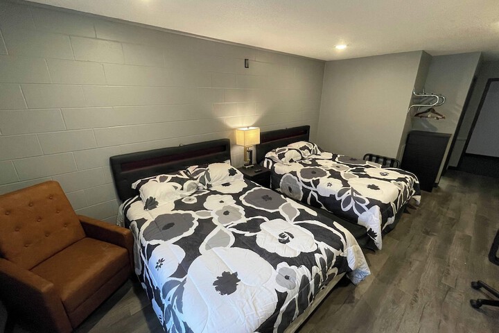 Room 12 of 24