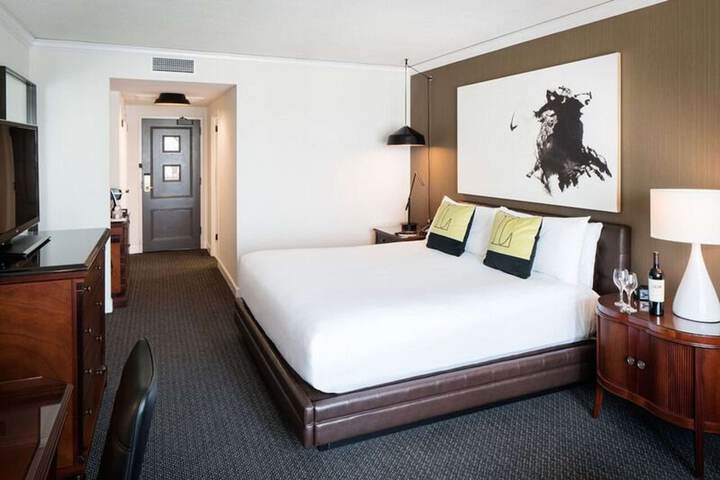 The Logan Philadelphia Curio Collection by Hilton