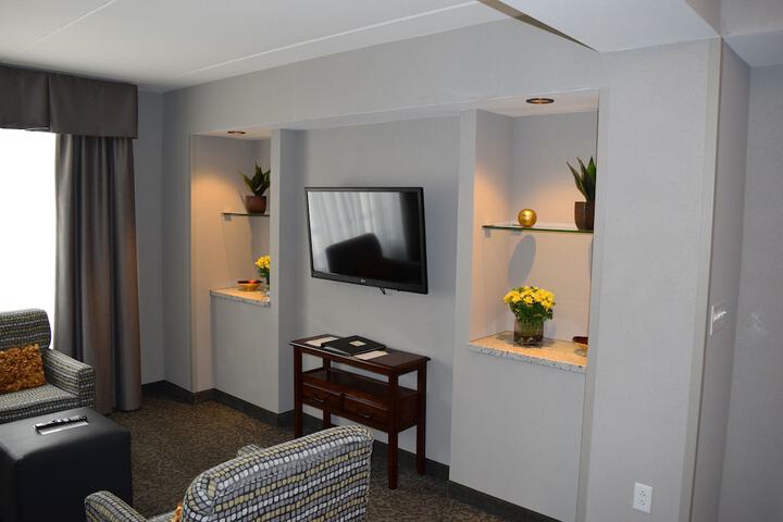 Room 51 of 103