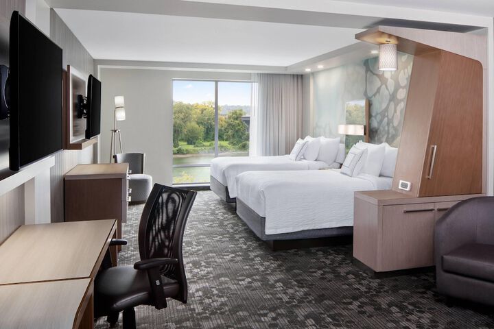Room 13 of 28