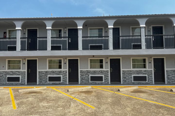 Hotel 4 of 35
