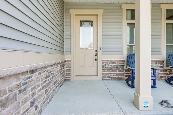 Furnished Outdoor Space: Family Home in Ocean View