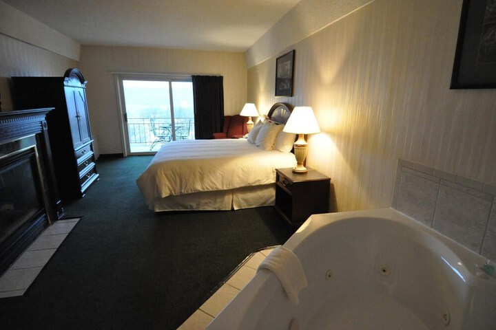 Room 10 of 35