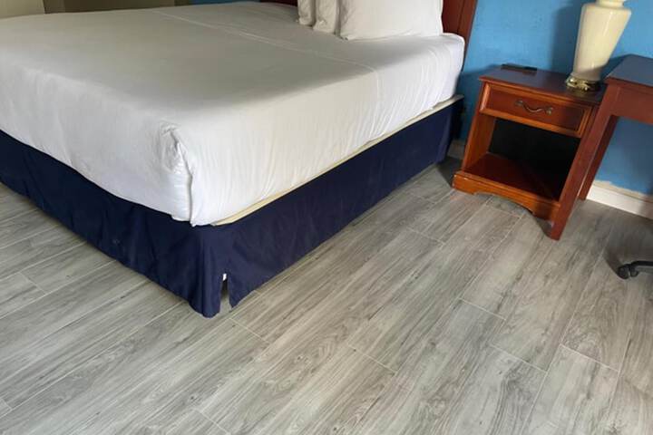 Room 11 of 43