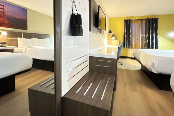 Room 5 of 13