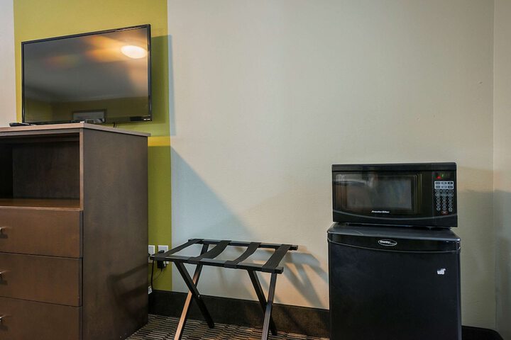Room 14 of 34