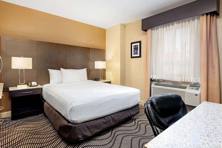 Room 10 of 31