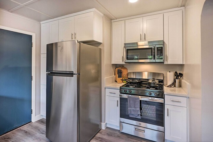 Cozy Elk Grove Home in the Heart of Old Town!