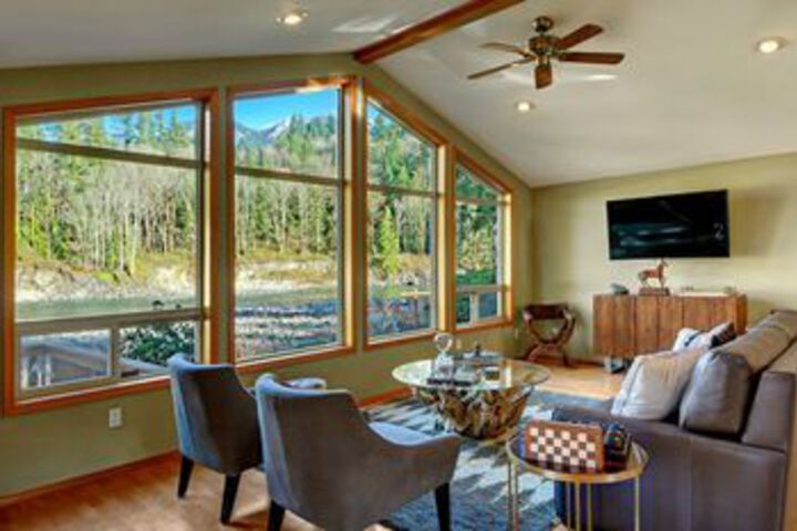 Prospectors Bend - Two Bedroom Home with Hot Tub