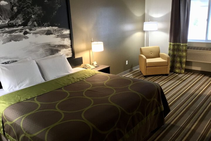 Room 10 of 35