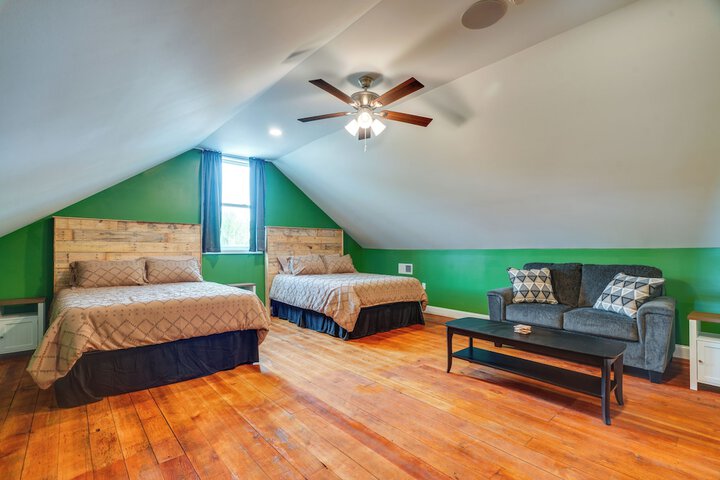Near Wineries: Country Condo in New Haven