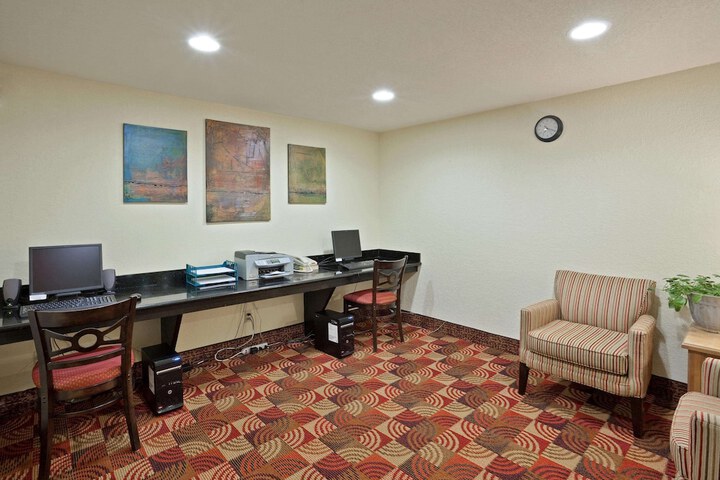 Business Center 53 of 53