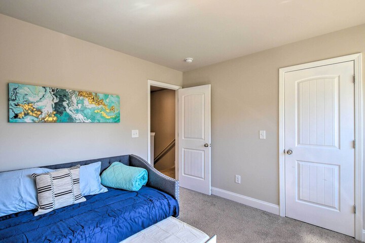 Greer Getaway w / Smart TV 1 Mi to Dtwn!
