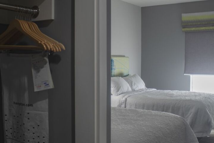 Room 48 of 93