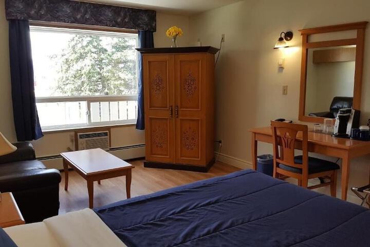 Room 17 of 18