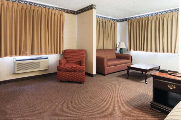 Room 10 of 31