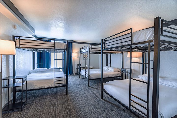 Room 29 of 64
