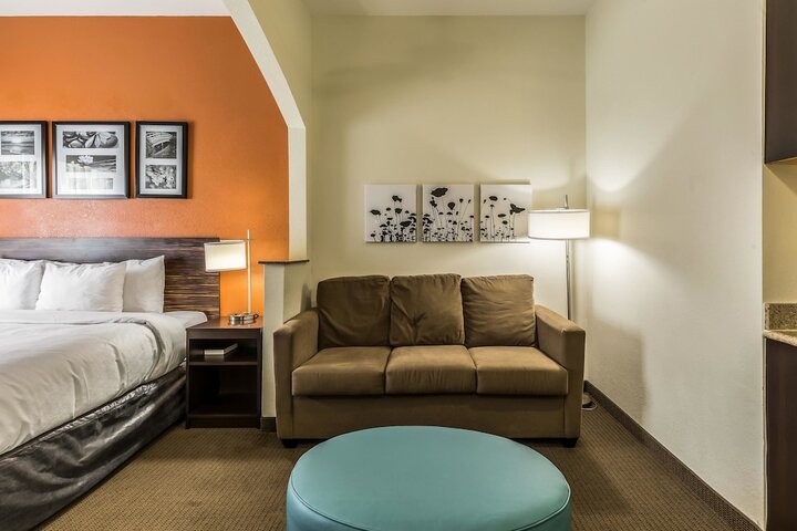Room 32 of 45