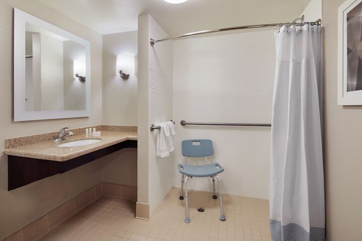 Room 9 of 23