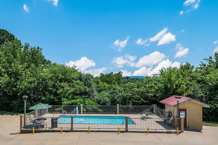 Pool 5 of 31