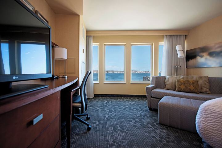 Room 21 of 40