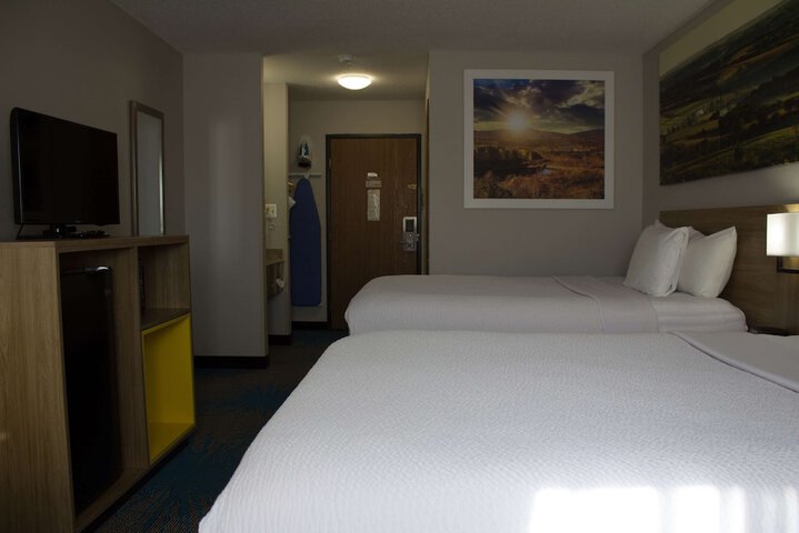 Days Inn by Wyndham Colby
