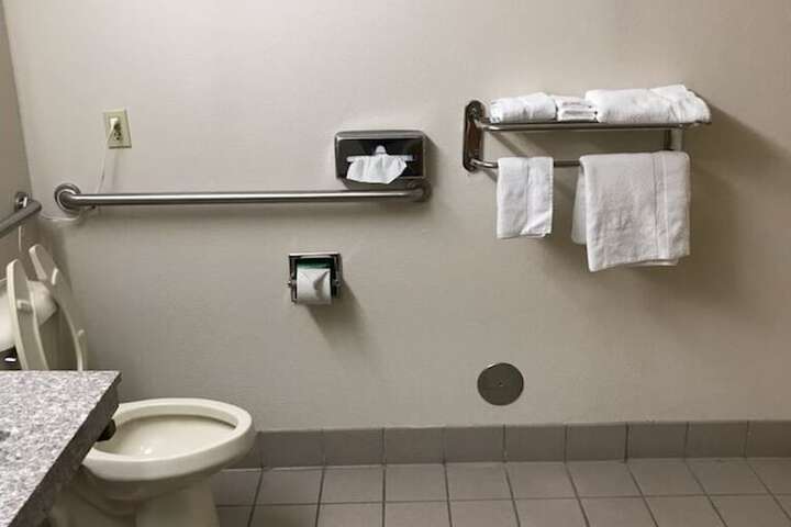 Room 11 of 27