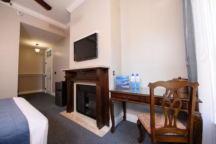 Room 36 of 118