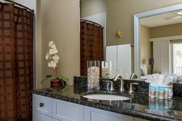 Olde Marco Island Inn and Suites