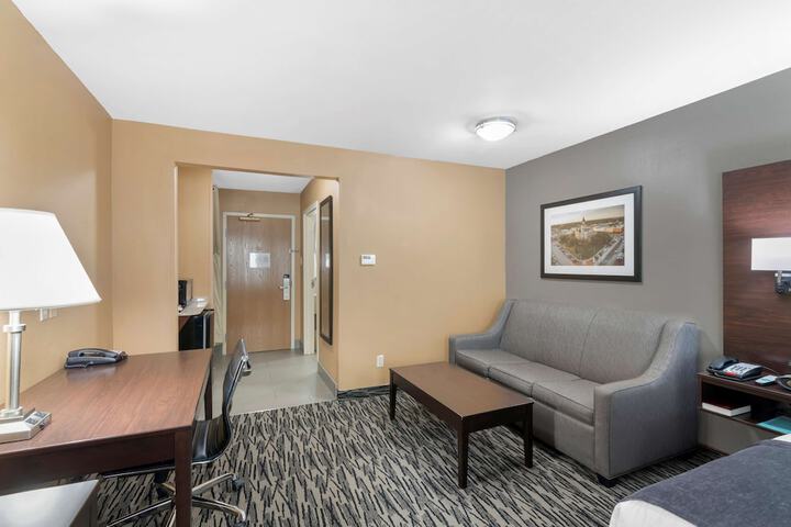 Room 12 of 32