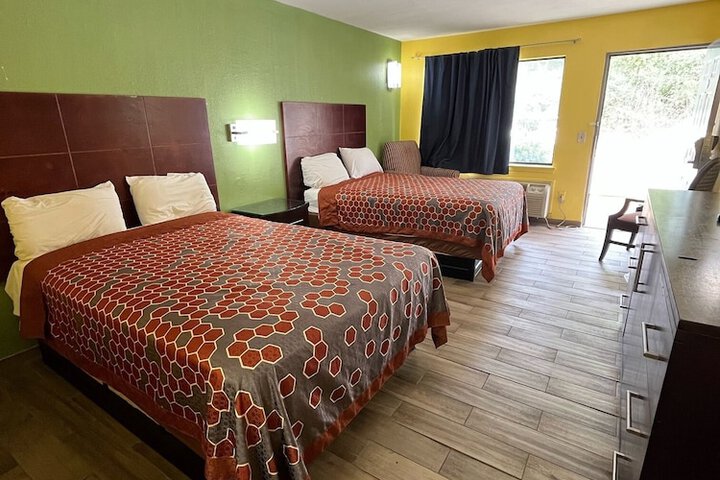 Room 10 of 15
