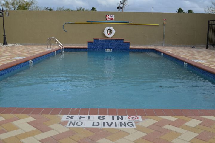 Pool 8 of 18