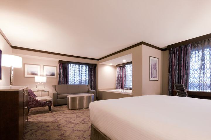 Silver Legacy Reno- a Caesars Rewards Destination