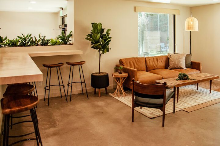 Brut Hotel