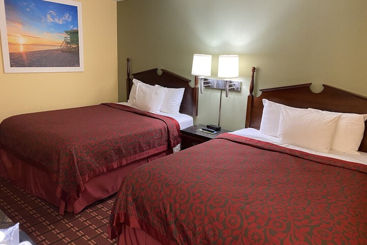 Room 21 of 37