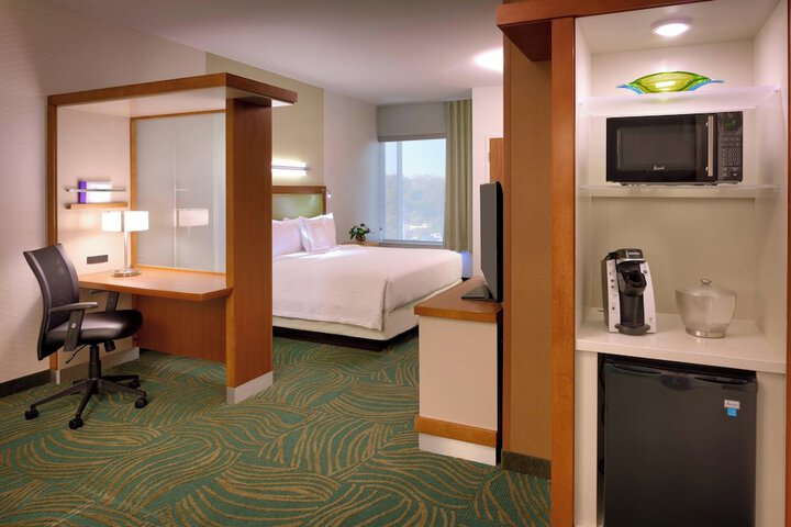 Room 11 of 24