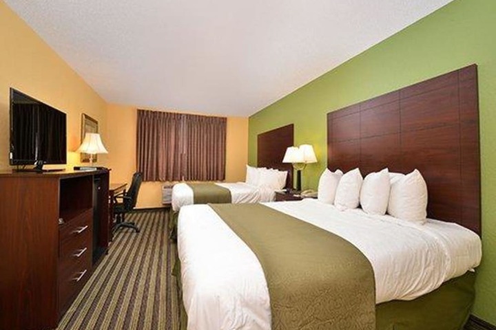Quality Inn & Suites Grinnell near University