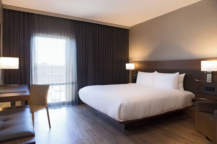 Room 9 of 27