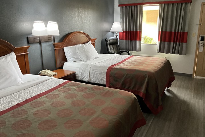 Room 12 of 40