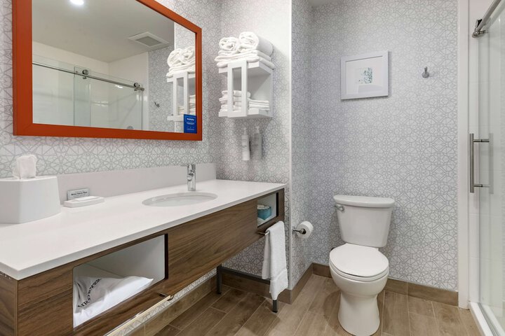 Room 9 of 27