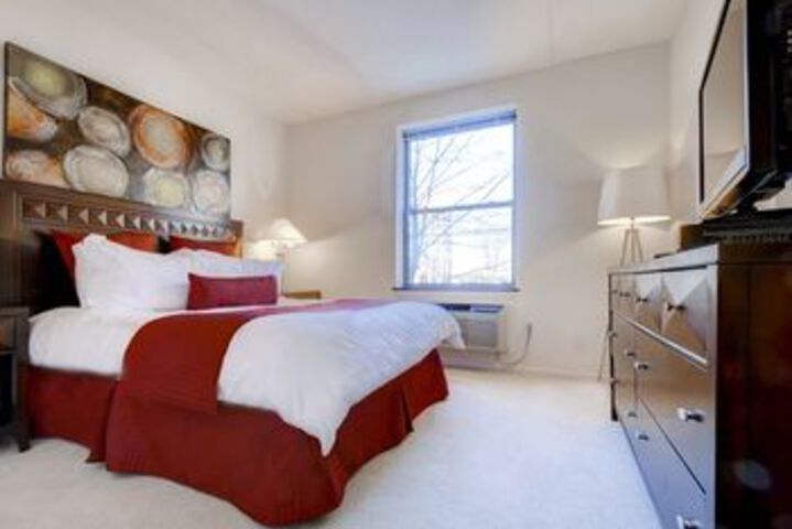 Global Luxury Suites at Monroe