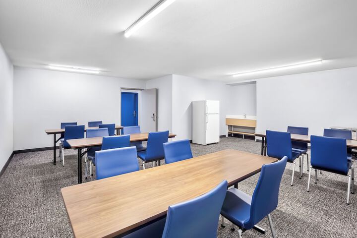 Spark by Hilton - Kent Seattle