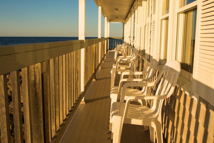 Bearskin Neck Motor Lodge